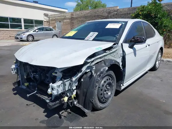 4T1R11AK2PU137062 2023 TOYOTA CAMRY - Image 2