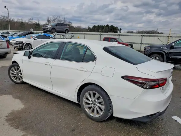 4T1R11AK2PU142178 2023 TOYOTA CAMRY - Image 2