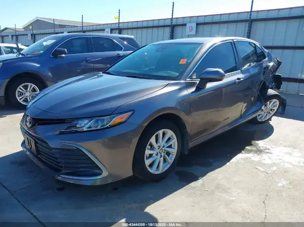4T1R11AK2PU148773 2023 TOYOTA CAMRY - Image 2