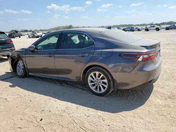 4T1R11AK2PU737015 2023 TOYOTA CAMRY - Image 2
