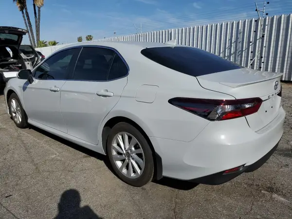 4T1R11AK2RU216802 2024 TOYOTA CAMRY - Image 2