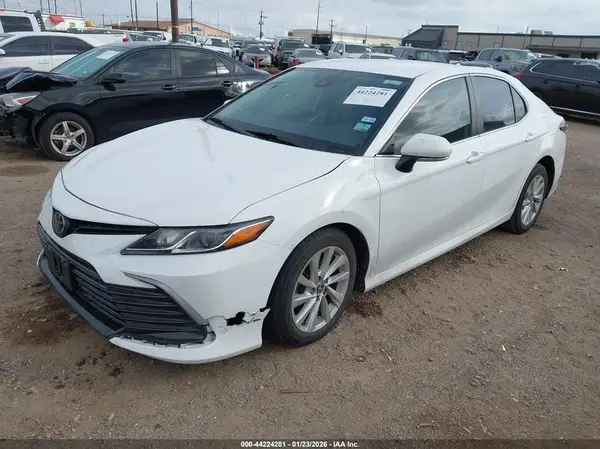 4T1R11AK2RU862664 2024 TOYOTA CAMRY - Image 2