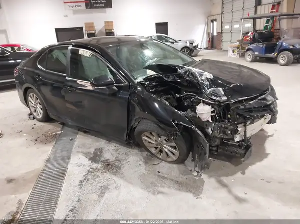 4T1R11AK2RU880484 2024 TOYOTA CAMRY - Image 1