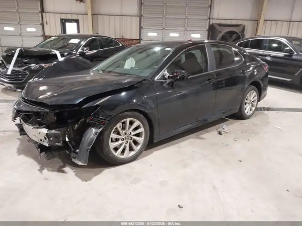 4T1R11AK2RU880484 2024 TOYOTA CAMRY - Image 2