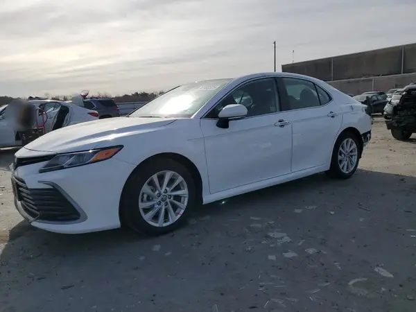 4T1R11AK2RU880968 2024 TOYOTA CAMRY - Image 1