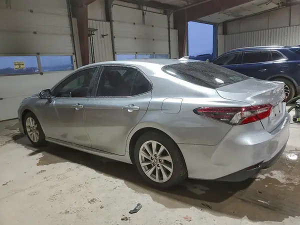 4T1R11AK3MU425734 2021 TOYOTA CAMRY - Image 2