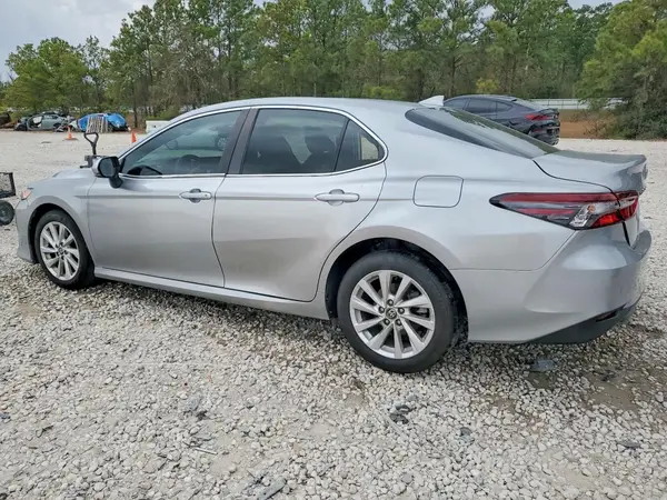 4T1R11AK3MU471306 2021 TOYOTA CAMRY - Image 2