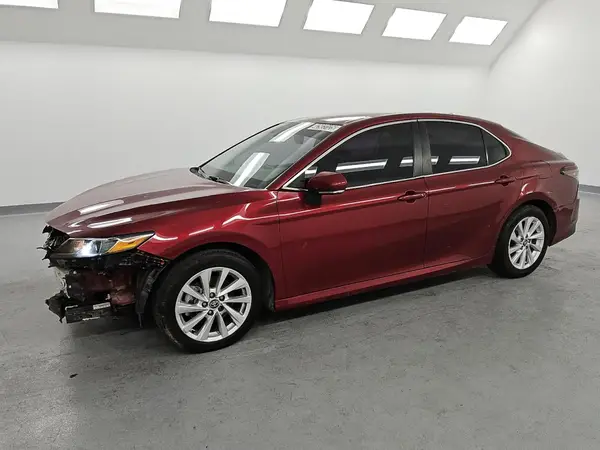 4T1R11AK3MU478403 2021 TOYOTA CAMRY - Image 1