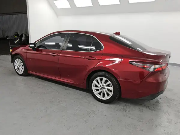 4T1R11AK3MU478403 2021 TOYOTA CAMRY - Image 2
