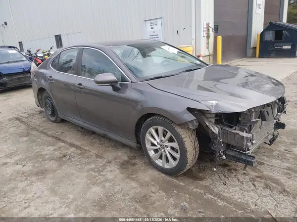 4T1R11AK3MU529950 2021 TOYOTA CAMRY - Image 1