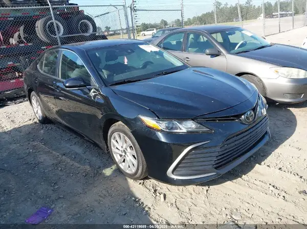 4T1R11AK3MU549714 2021 TOYOTA CAMRY - Image 1