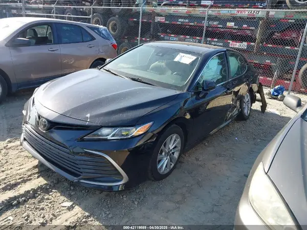 4T1R11AK3MU549714 2021 TOYOTA CAMRY - Image 2