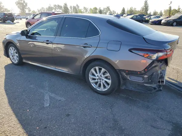 4T1R11AK3MU607742 2021 TOYOTA CAMRY - Image 2