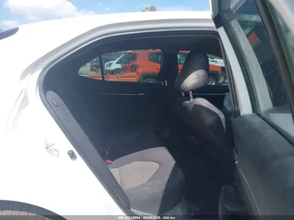 4T1R11AK3MU614027 2021 TOYOTA CAMRY - Image 8