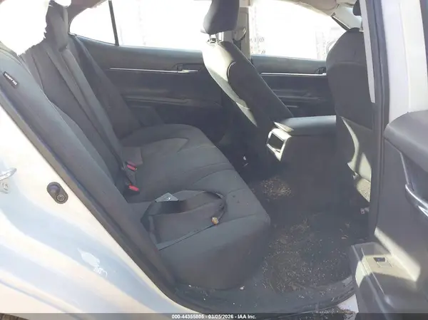 4T1R11AK3NU038134 2022 TOYOTA CAMRY - Image 8