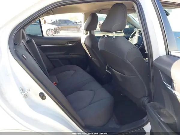 4T1R11AK3NU050042 2022 TOYOTA CAMRY - Image 8