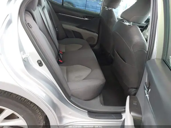 4T1R11AK3NU622386 2022 TOYOTA CAMRY - Image 8