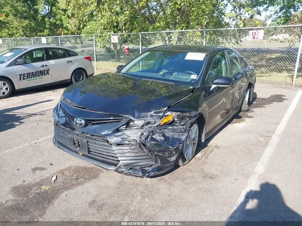 4T1R11AK3NU701346 2022 TOYOTA CAMRY - Image 2