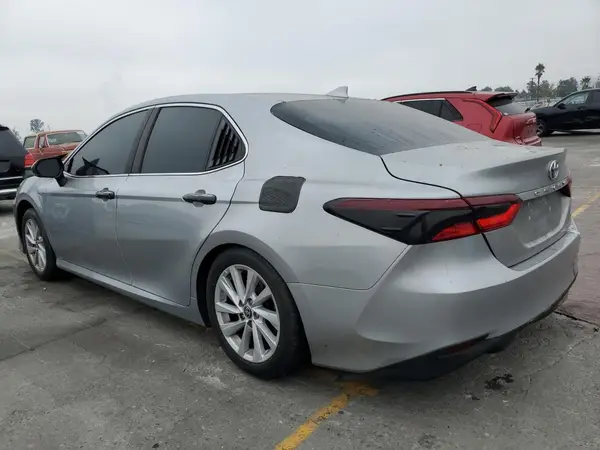 4T1R11AK3NU705221 2022 TOYOTA CAMRY - Image 2