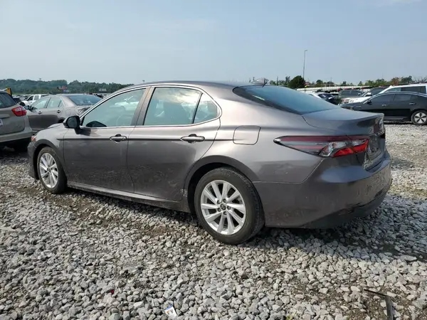 4T1R11AK3NU705641 2022 TOYOTA CAMRY - Image 2