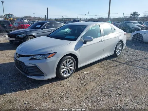 4T1R11AK3PU130542 2023 TOYOTA CAMRY - Image 2