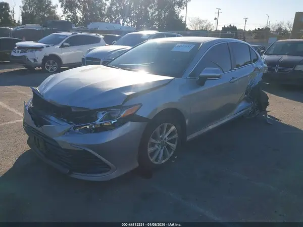 4T1R11AK3PU133537 2023 TOYOTA CAMRY - Image 2
