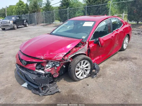 4T1R11AK3PU168952 2023 TOYOTA CAMRY - Image 2