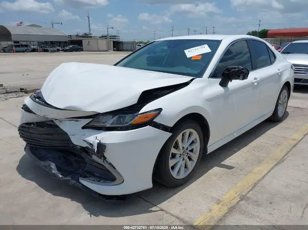 4T1R11AK3PU177005 2023 TOYOTA CAMRY - Image 2