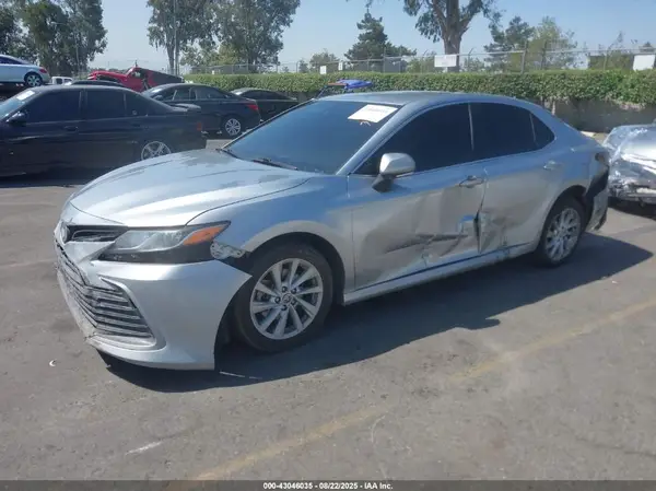 4T1R11AK3PU739050 2023 TOYOTA CAMRY - Image 2