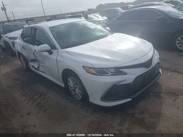 4T1R11AK3RU225203 2024 TOYOTA CAMRY - Image 1