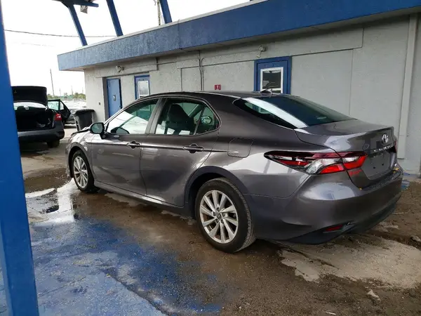 4T1R11AK3RU242132 2024 TOYOTA CAMRY - Image 2