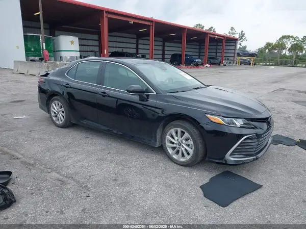 4T1R11AK3RU253289 2024 TOYOTA CAMRY - Image 1