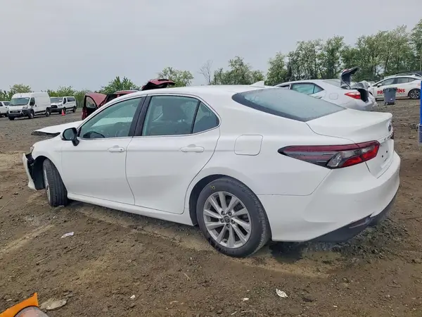 4T1R11AK3RU881899 2024 TOYOTA CAMRY - Image 2