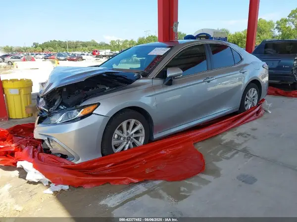 4T1R11AK3RU912519 2024 TOYOTA CAMRY - Image 2