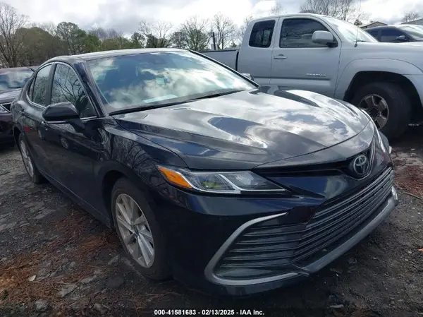 4T1R11AK3RU920121 2024 TOYOTA CAMRY - Image 1