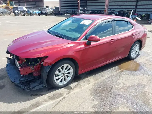 4T1R11AK4MU568997 2021 TOYOTA CAMRY - Image 2