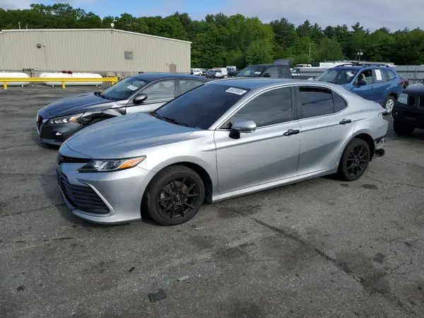 4T1R11AK4NU056013 2022 TOYOTA CAMRY - Image 1