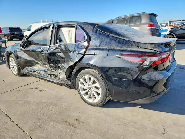 4T1R11AK4NU628312 2022 TOYOTA CAMRY - Image 2