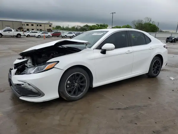 4T1R11AK4NU674366 2022 TOYOTA CAMRY - Image 1