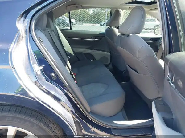 4T1R11AK4NU690485 2022 TOYOTA CAMRY - Image 8