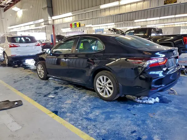 4T1R11AK4NU707978 2022 TOYOTA CAMRY - Image 2