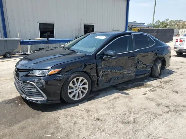 4T1R11AK4NU712386 2022 TOYOTA CAMRY - Image 1