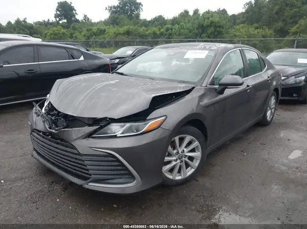 4T1R11AK4PU083599 2023 TOYOTA CAMRY - Image 2