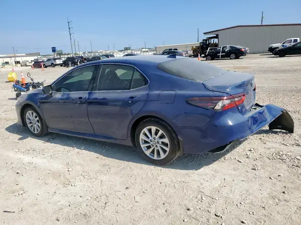4T1R11AK4PU138097 2023 TOYOTA CAMRY - Image 2