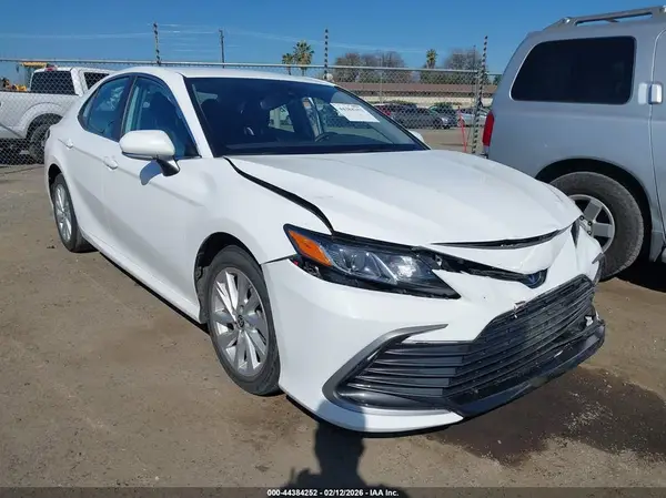 4T1R11AK4PU733788 2023 TOYOTA CAMRY - Image 1