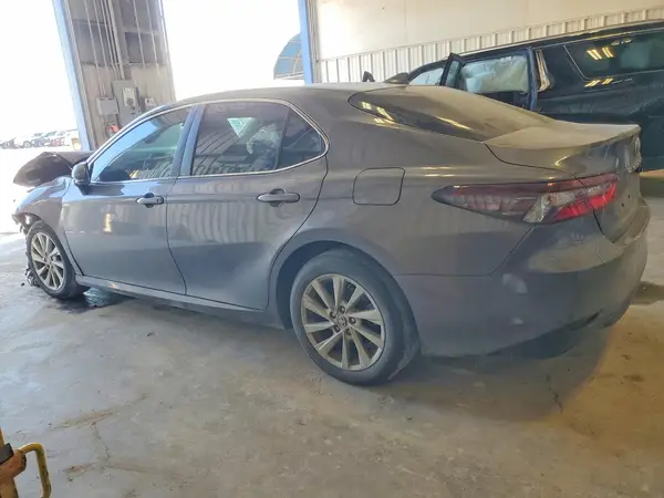 4T1R11AK4PU739641 2023 TOYOTA CAMRY - Image 2