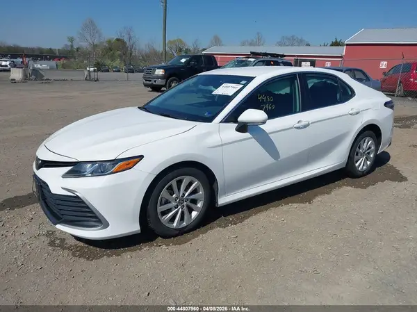4T1R11AK4RU231088 2024 TOYOTA CAMRY - Image 2