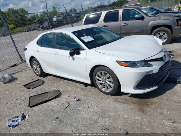 4T1R11AK4RU877263 2024 TOYOTA CAMRY - Image 1