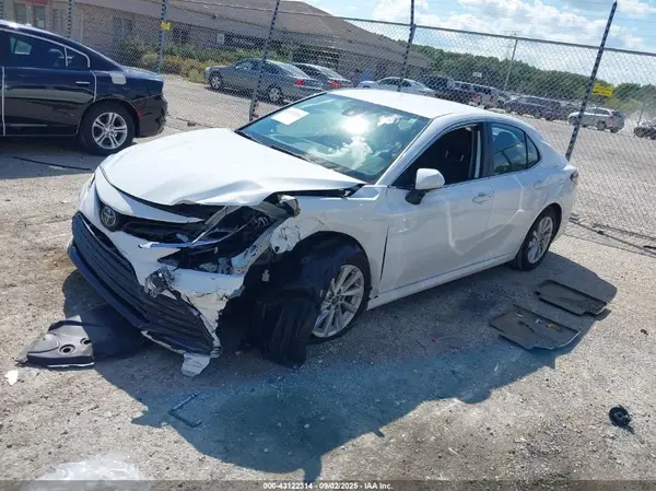 4T1R11AK4RU877263 2024 TOYOTA CAMRY - Image 2