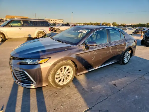 4T1R11AK4RU877702 2024 TOYOTA CAMRY - Image 1